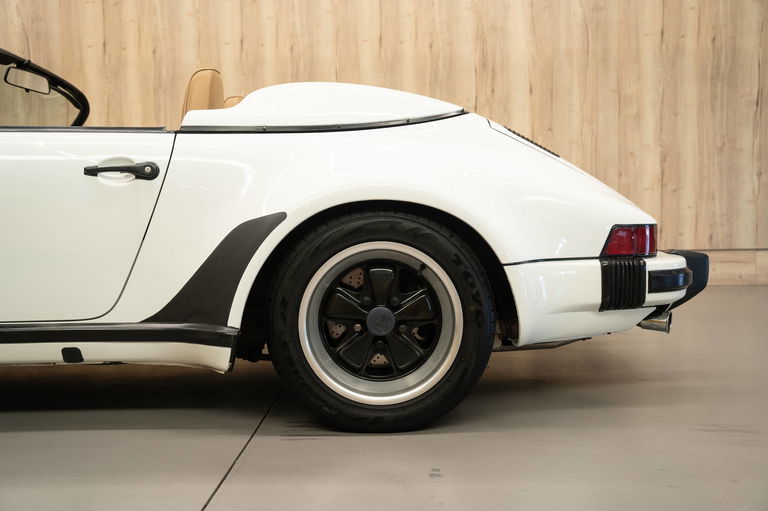 Porsche 911 Carrera 3.2 Speedster (US)