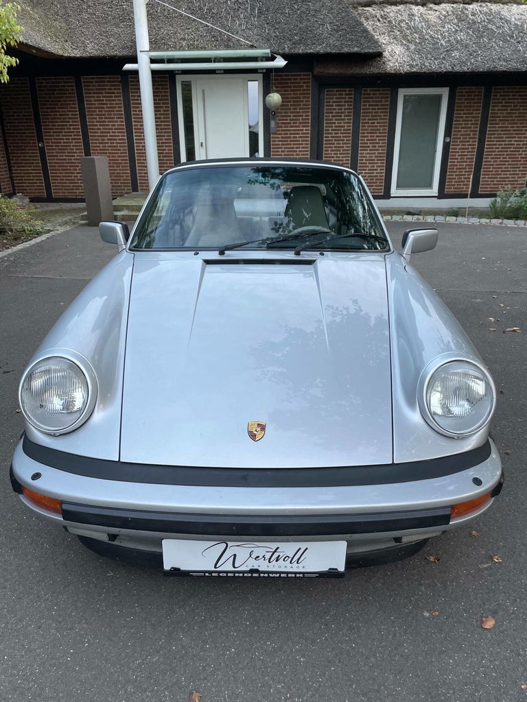 Porsche 911 Carrera 3.2 “25 Jahre 911”