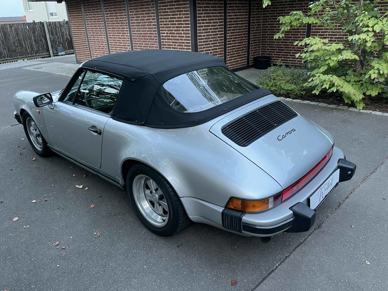 Porsche 911 Carrera 3.2 “25 Jahre 911”