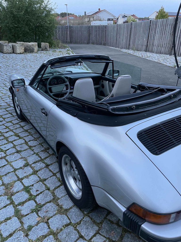 Porsche 911 Carrera 3.2 “25 Jahre 911”