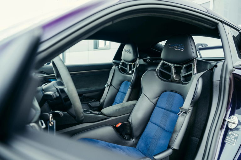 Porsche 718 Cayman GT4 RS