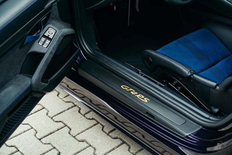 Porsche 718 Cayman GT4 RS