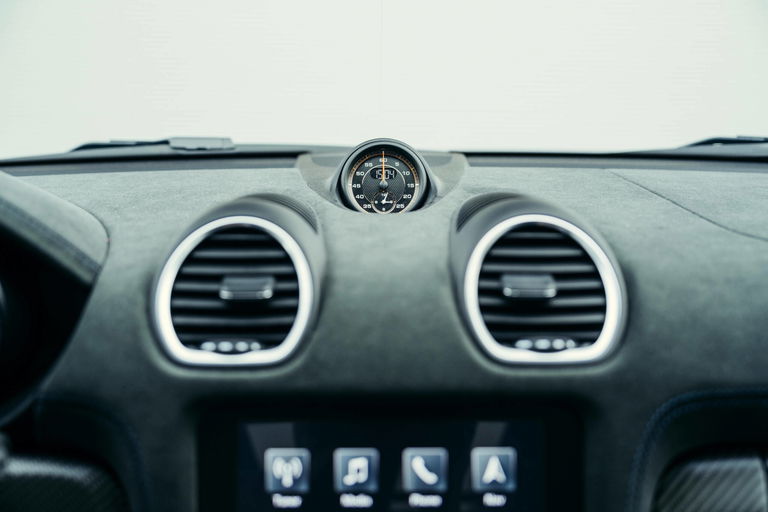 Porsche 718 Cayman GT4 RS