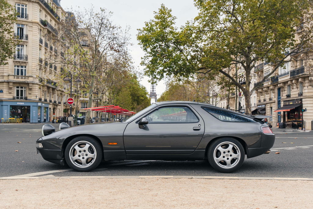 Porsche 928 GTS