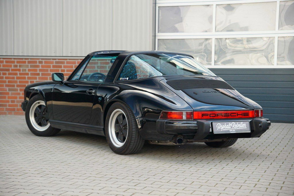 Porsche 911 Carrera 3.2 (US)