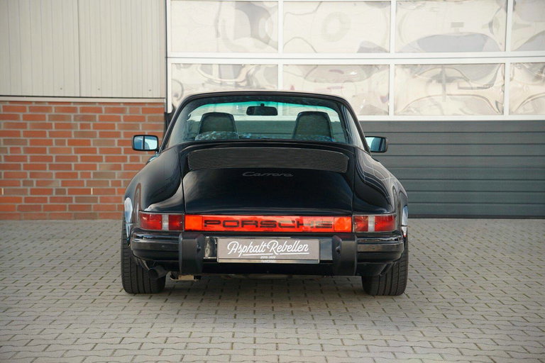 Porsche 911 Carrera 3.2 (US)