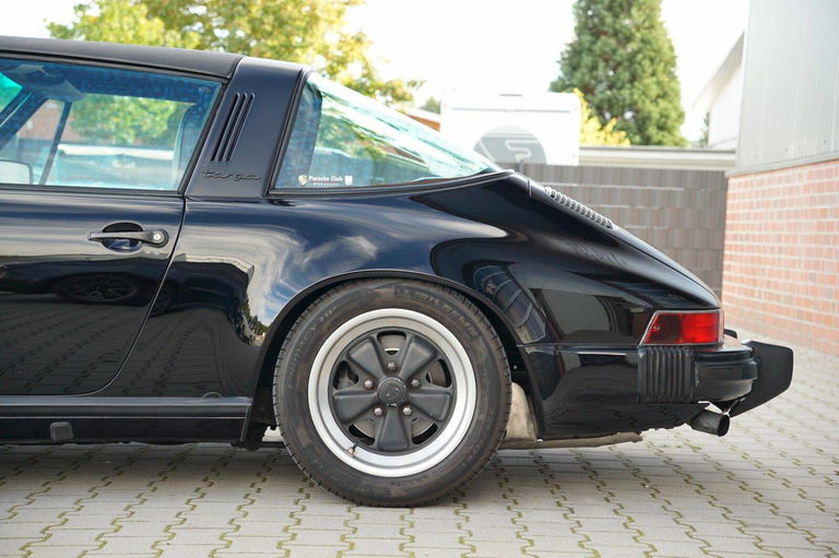 Porsche 911 Carrera 3.2 (US)