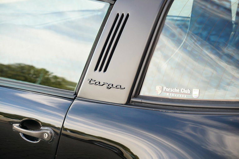 Porsche 911 Carrera 3.2 (US)