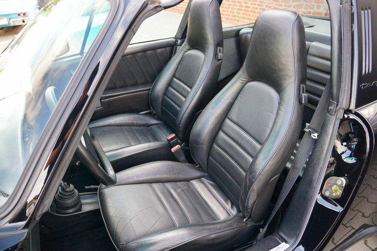 Porsche 911 Carrera 3.2 (US)