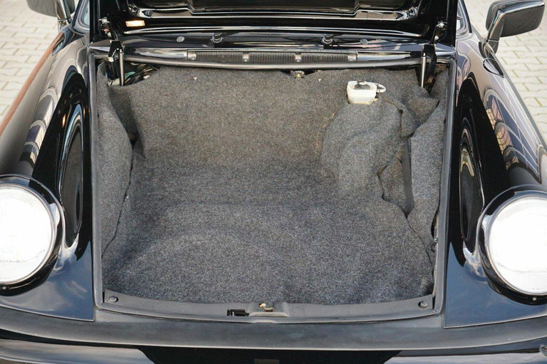 Porsche 911 Carrera 3.2 (US)