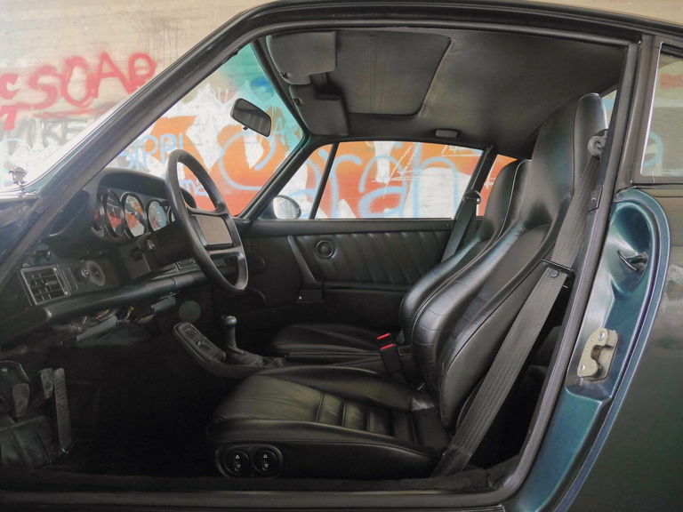 Porsche 964 Carrera 4