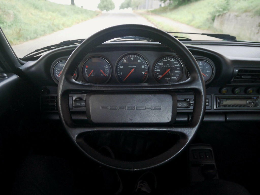 Porsche 964 Carrera 4