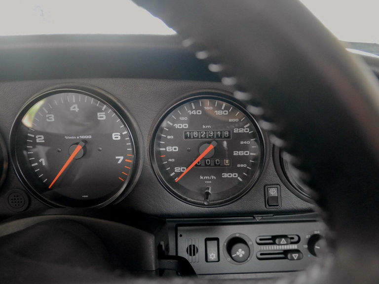 Porsche 964 Carrera 4