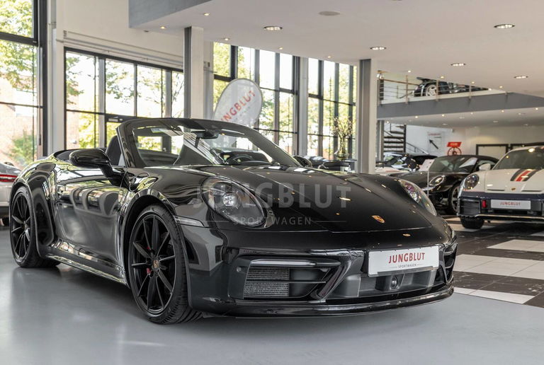 Porsche 992 Carrera 4S