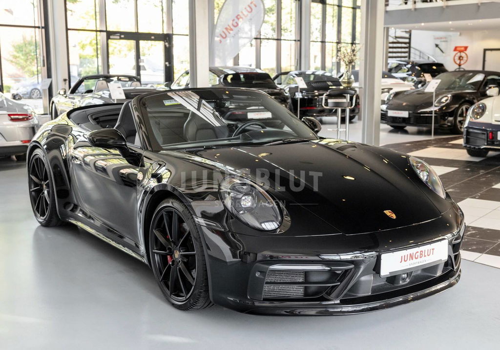 Porsche 992 Carrera 4S