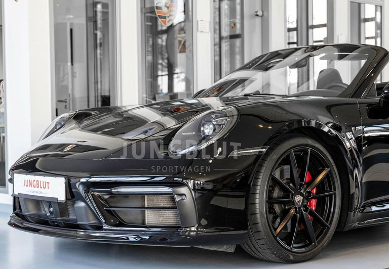 Porsche 992 Carrera 4S