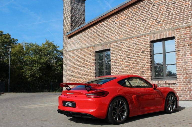 Porsche 981 Cayman GT4