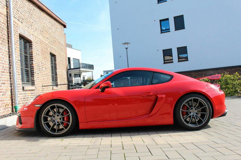 Porsche 981 Cayman GT4