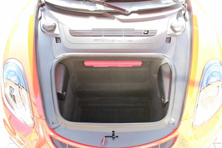 Porsche 981 Cayman GT4