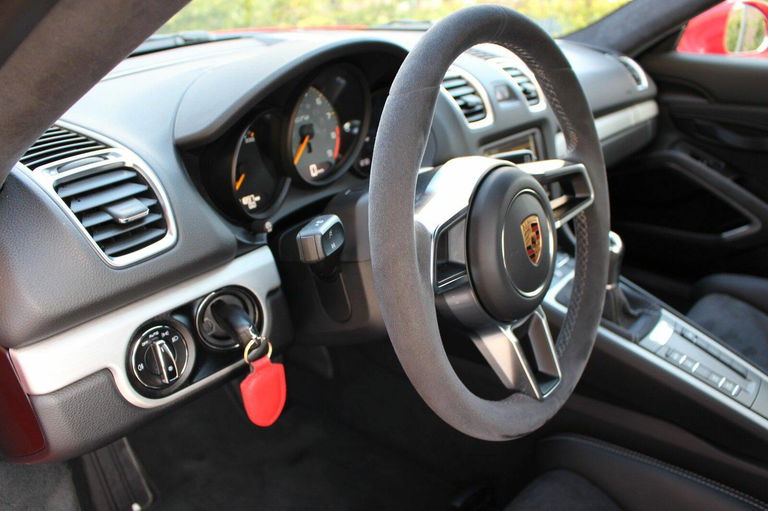 Porsche 981 Cayman GT4