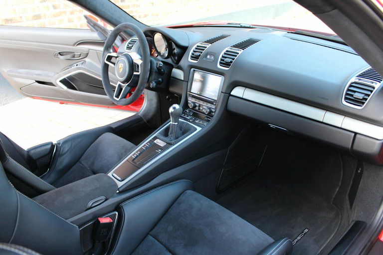 Porsche 981 Cayman GT4