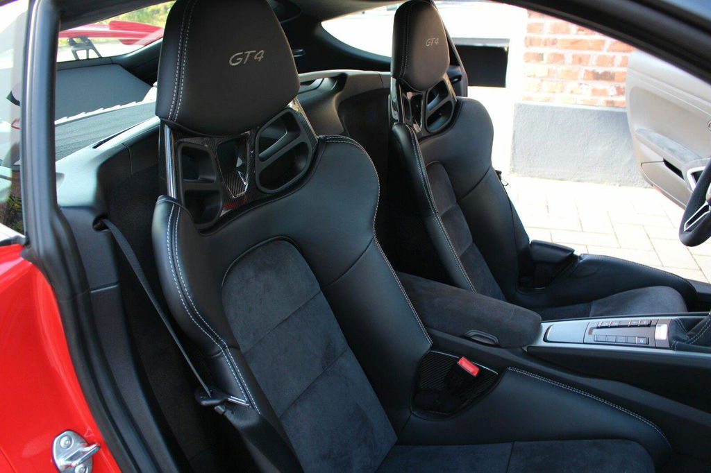 Porsche 981 Cayman GT4