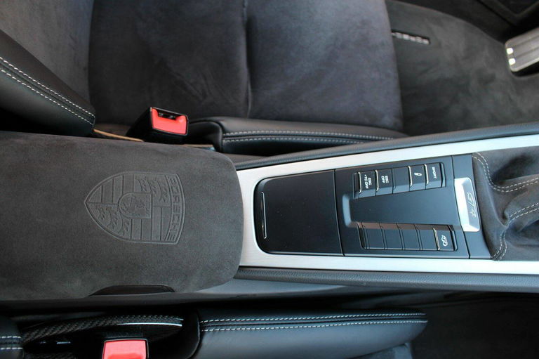 Porsche 981 Cayman GT4