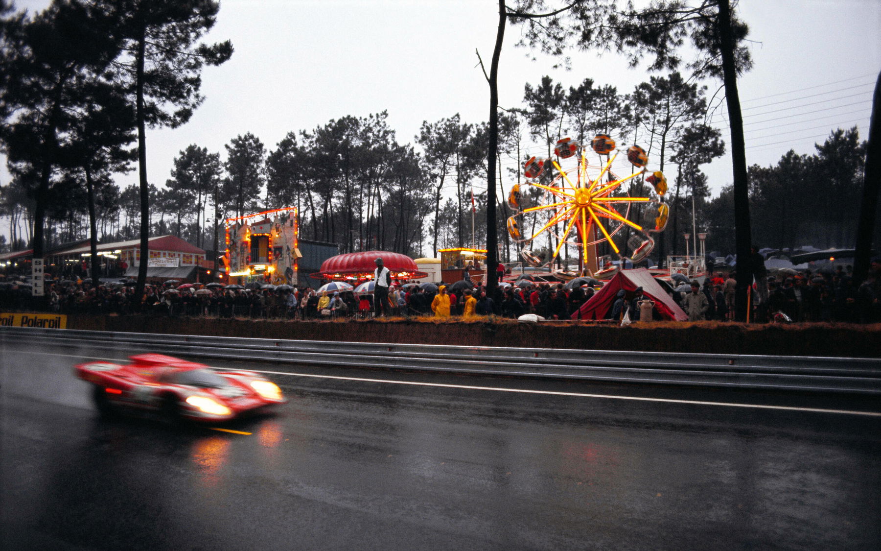 Porsche 917 on the way to the Esses at the 24h of Le Mans 1971