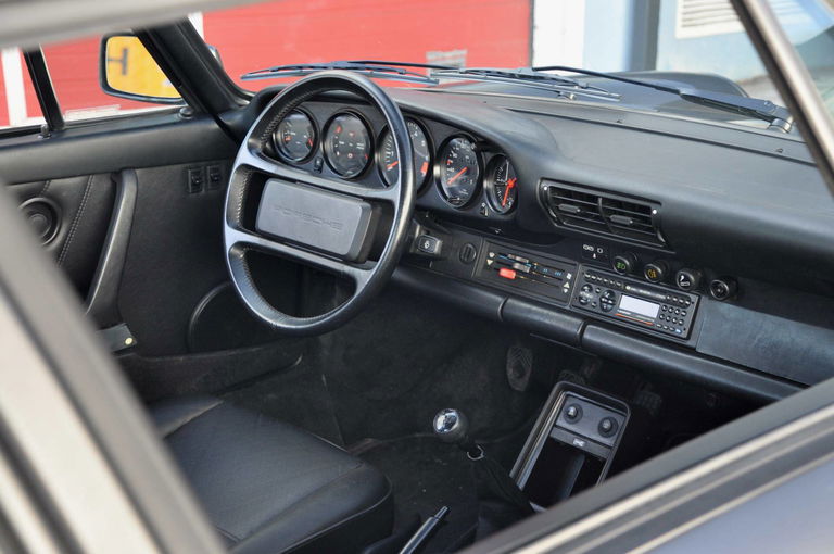 Porsche 911 Carrera 3.2