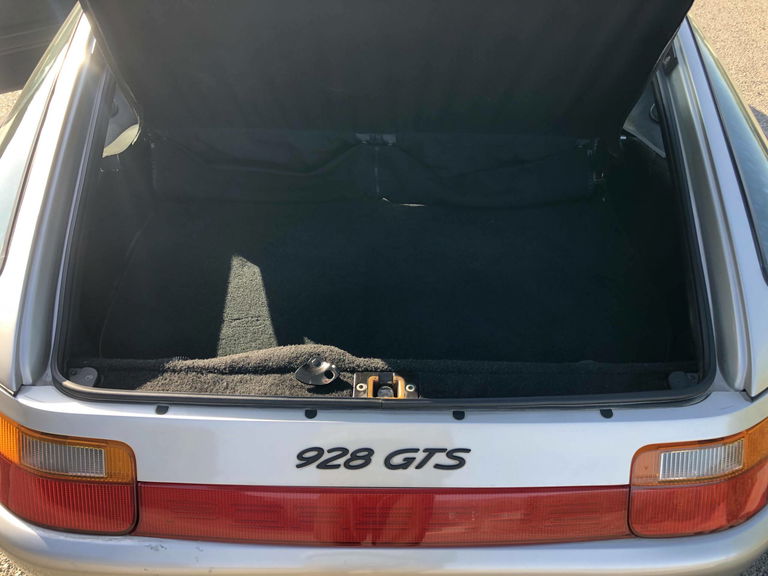 Porsche 928 GTS