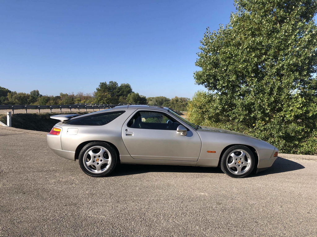 Porsche 928 GTS