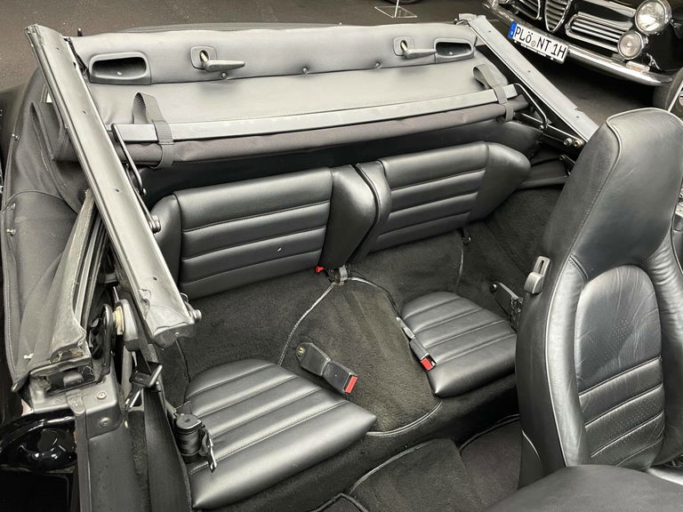 Porsche 911 Carrera 3.2 (US)