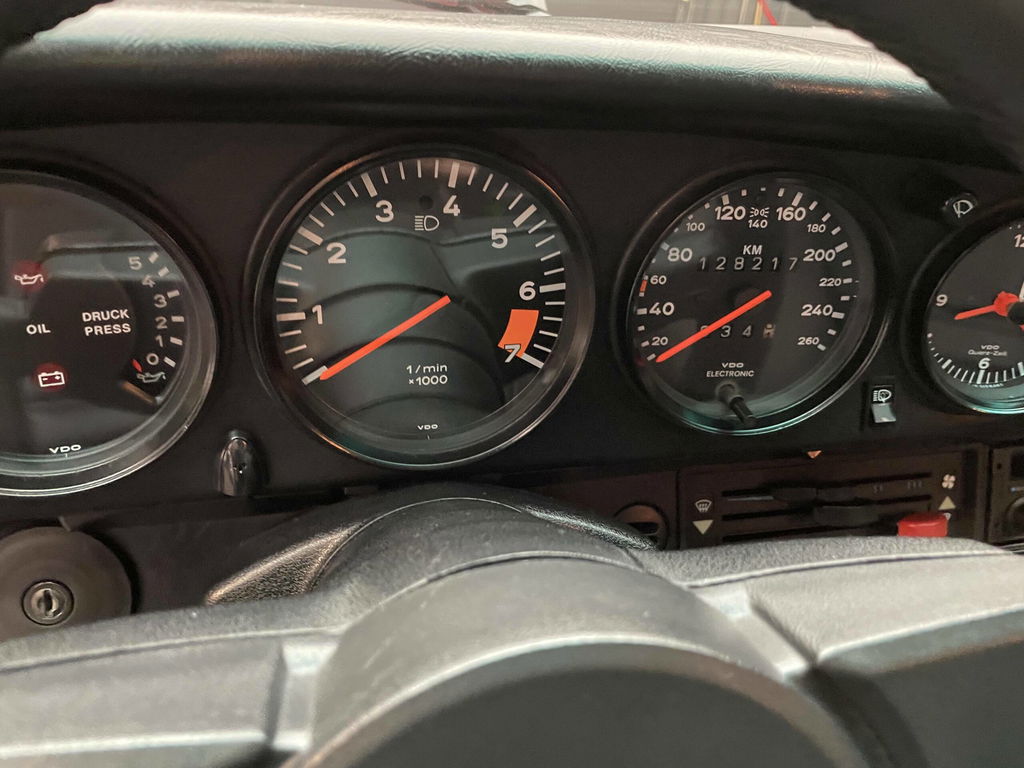 Porsche 911 Carrera 3.2