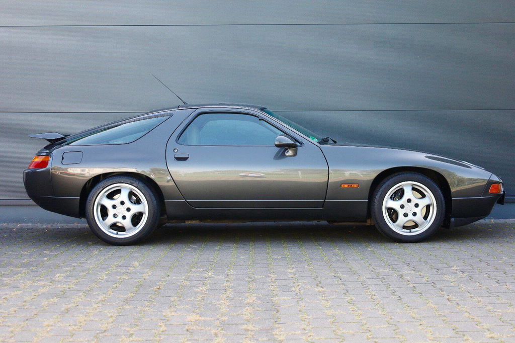 Porsche 928 GTS