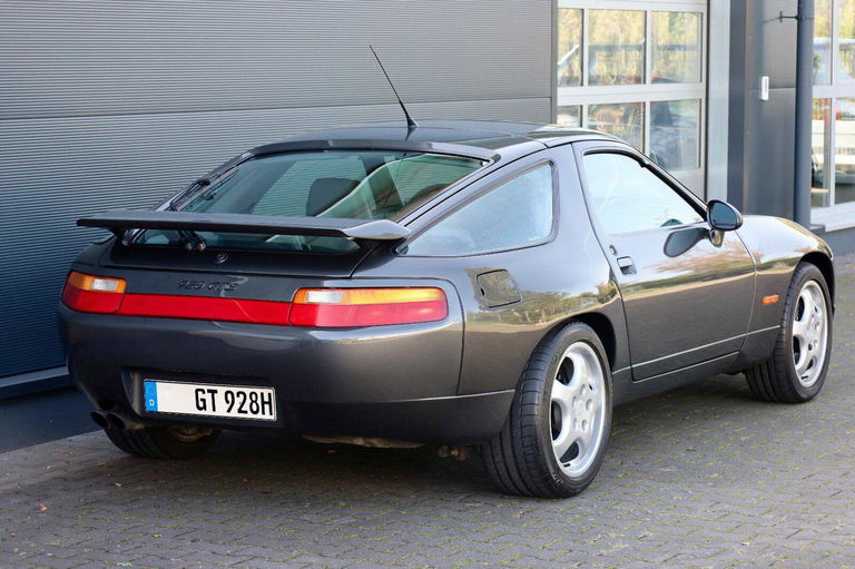 Porsche 928 GTS