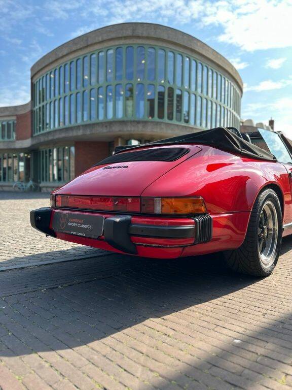 Porsche 911 Carrera 3.2