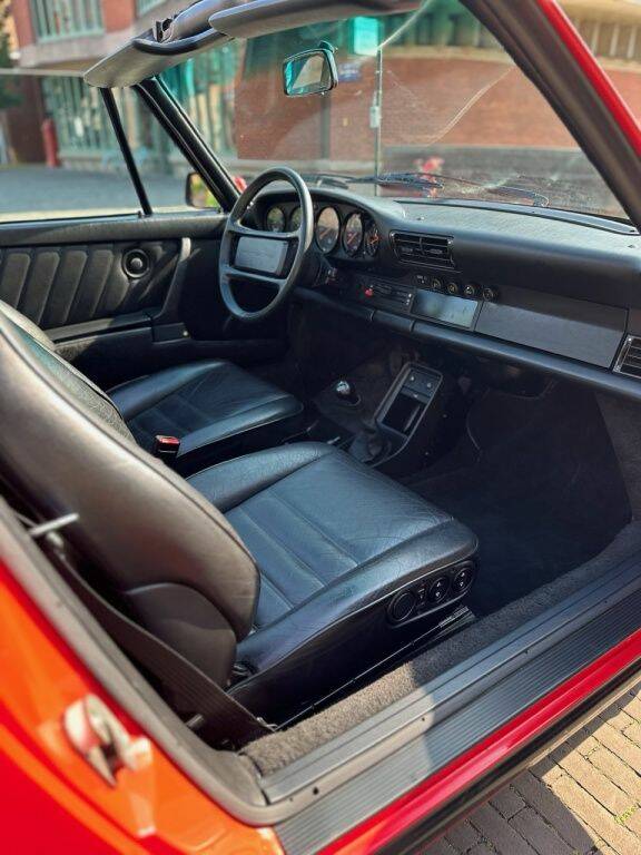 Porsche 911 Carrera 3.2