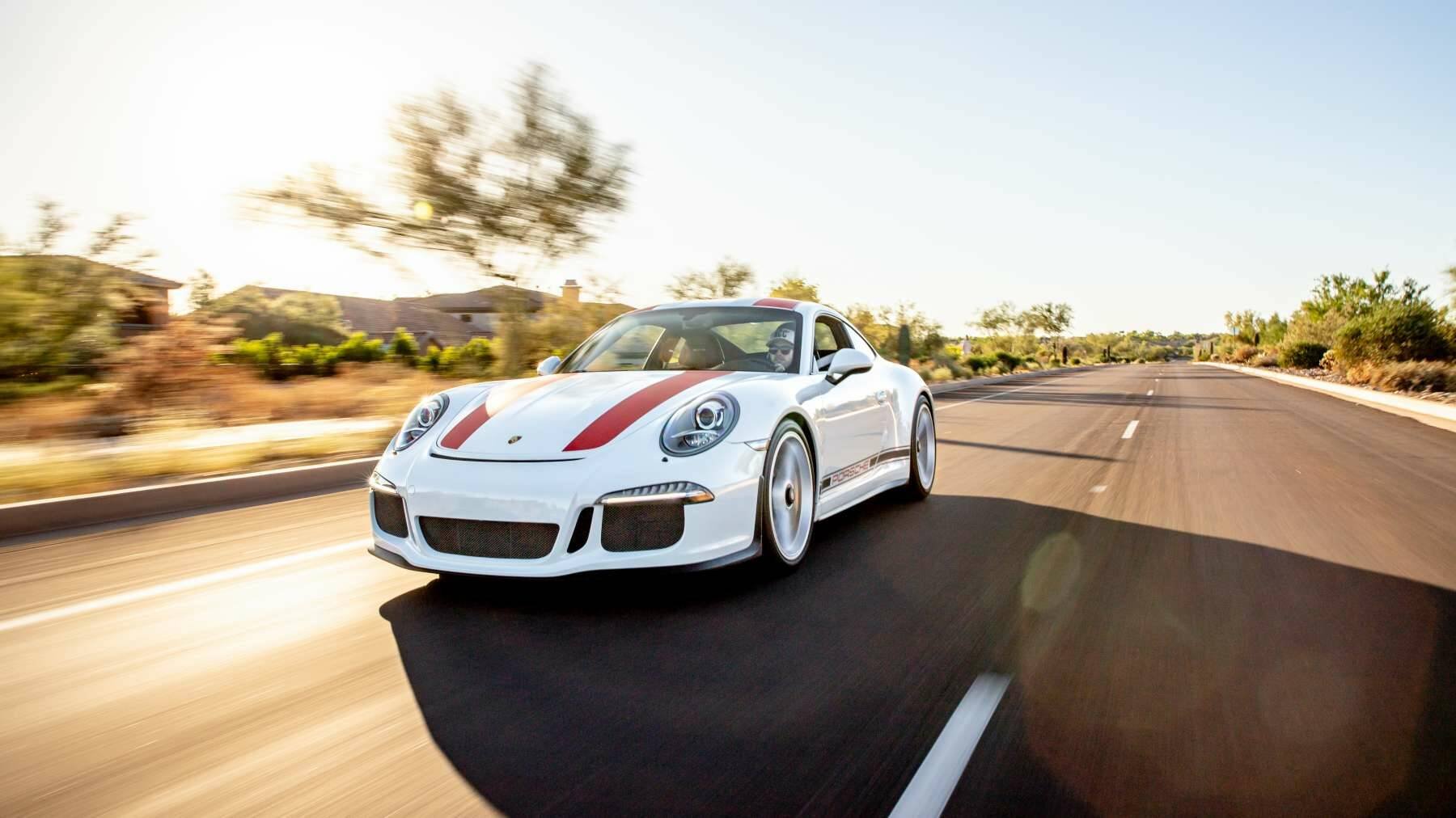 Porsche 911 R rolling shot from the front