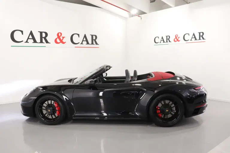 Porsche 992 Carrera 4 GTS