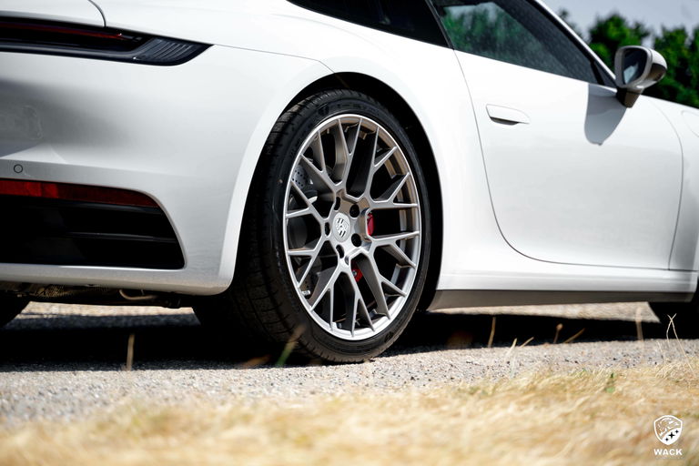 Porsche 992 Carrera 4S