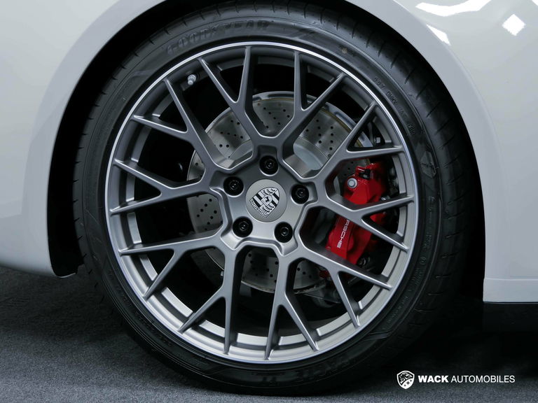 Porsche 992 Carrera 4S