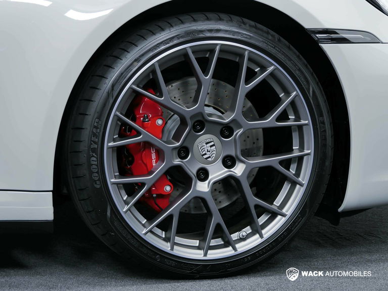 Porsche 992 Carrera 4S