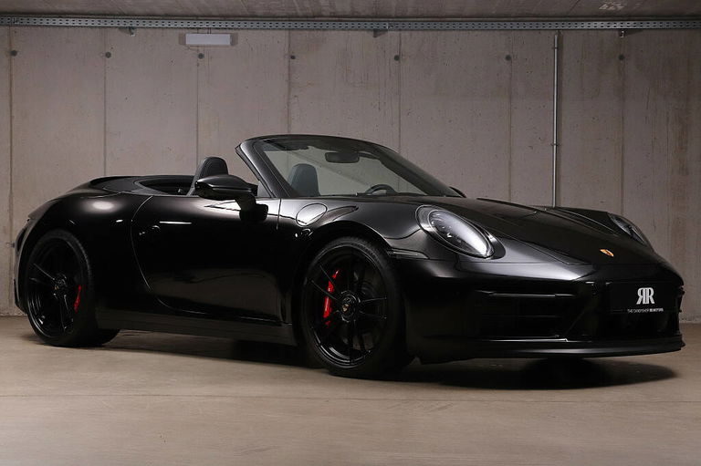 Porsche 992 Carrera 4 GTS