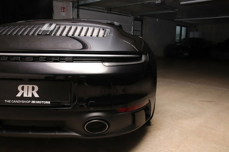 Porsche 992 Carrera 4 GTS