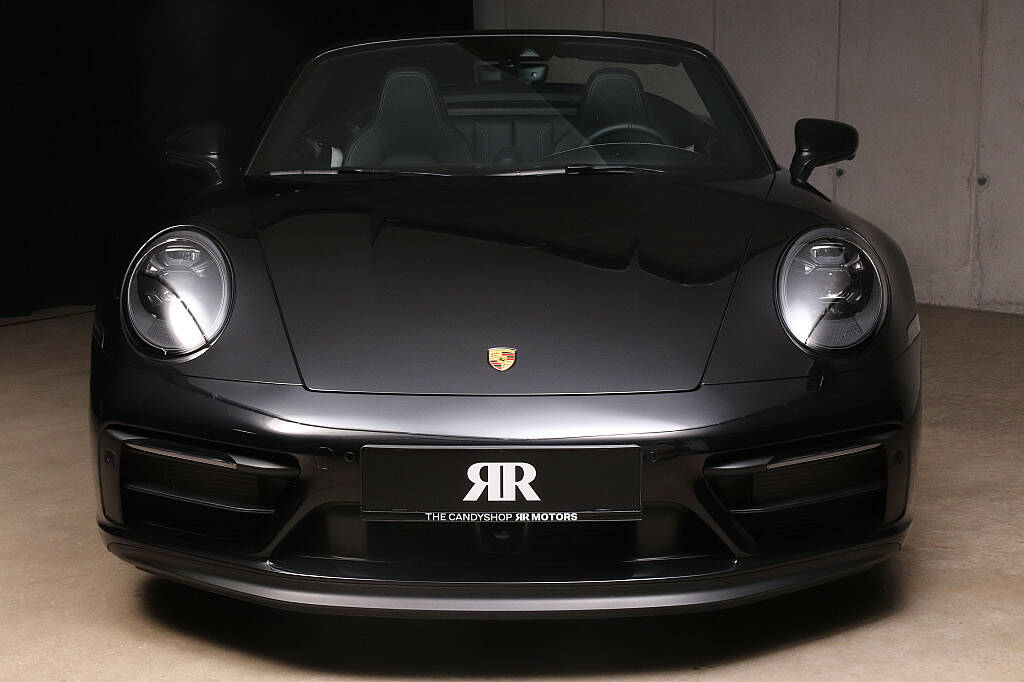 Porsche 992 Carrera 4 GTS