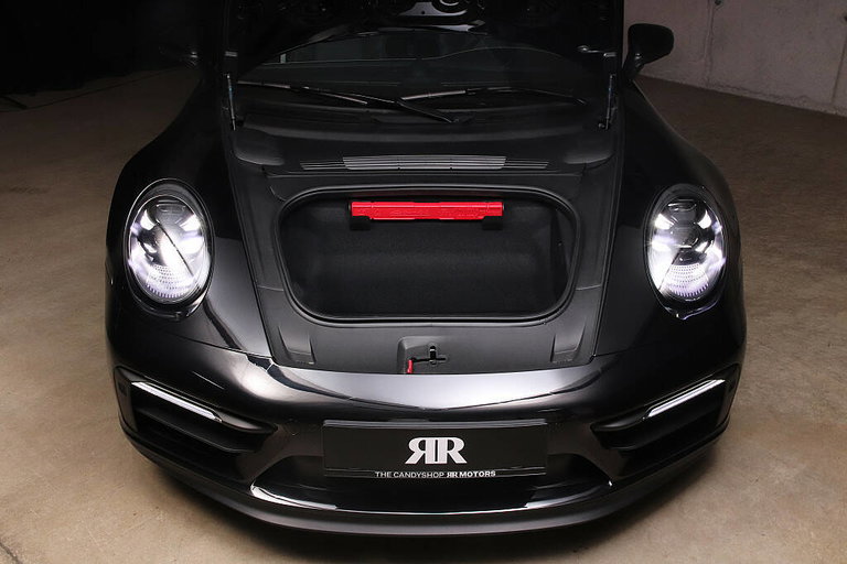 Porsche 992 Carrera 4 GTS