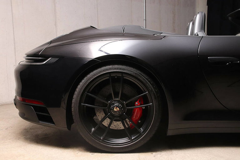 Porsche 992 Carrera 4 GTS