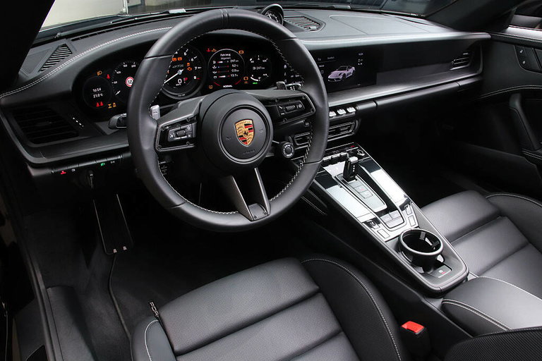 Porsche 992 Carrera 4 GTS