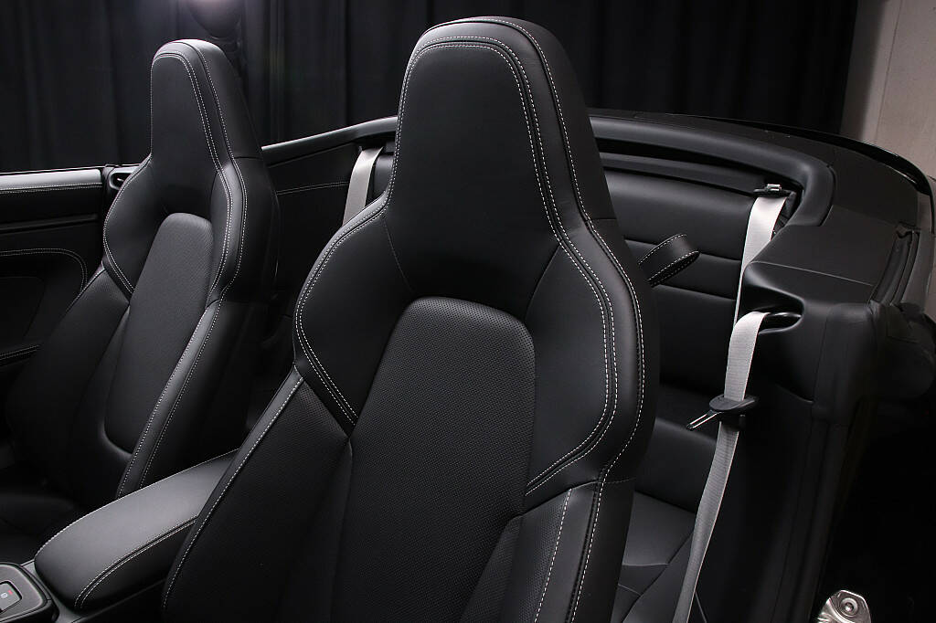 Porsche 992 Carrera 4 GTS