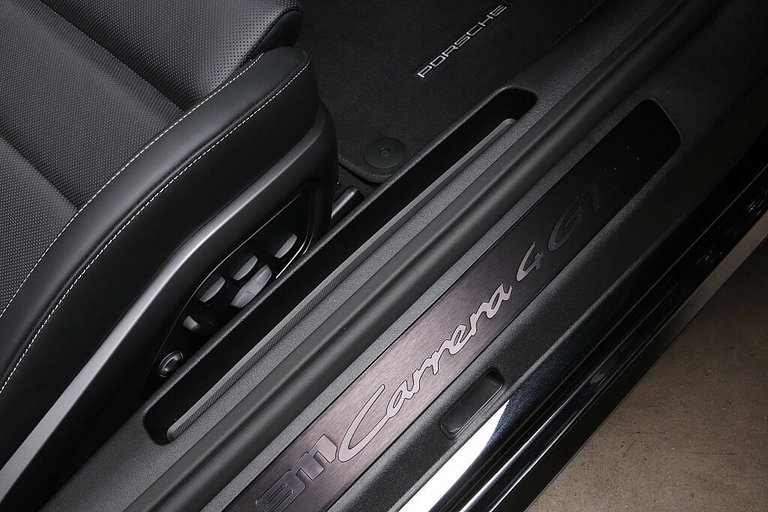 Porsche 992 Carrera 4 GTS